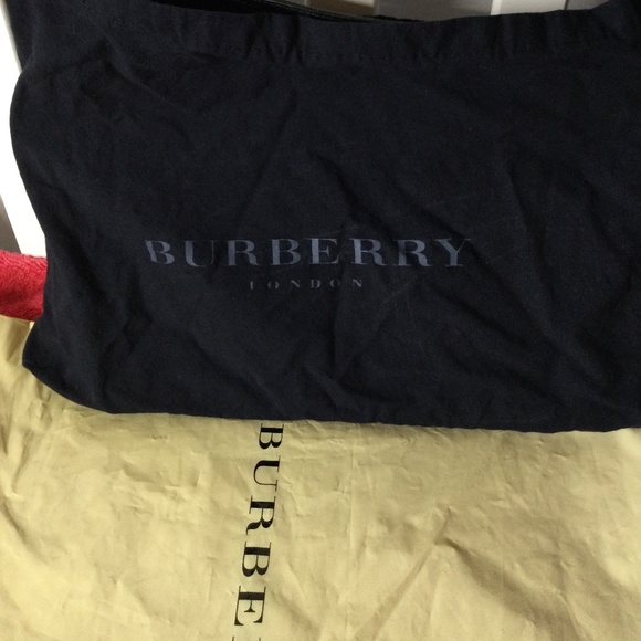 Authentic Burberry clutch - Picture 9 of 16